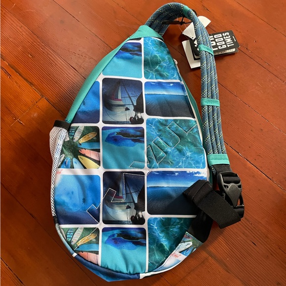 NWT Kavu Paxton Pack - Picture 2 of 3